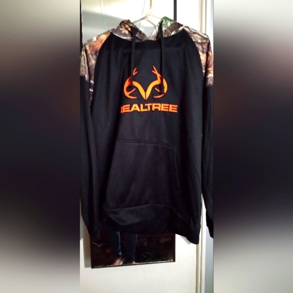 Realtree hoodie - Picture 1 of 3